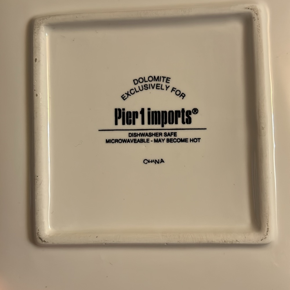 Pier 1 Fashion set of four dessert plates - Picture 7 of 8